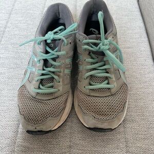 ASICS Women's Gray Running Shoes